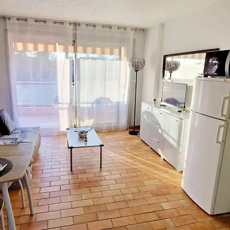 Avec Piscine Apartment *