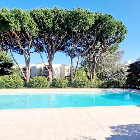 Avec Piscine
